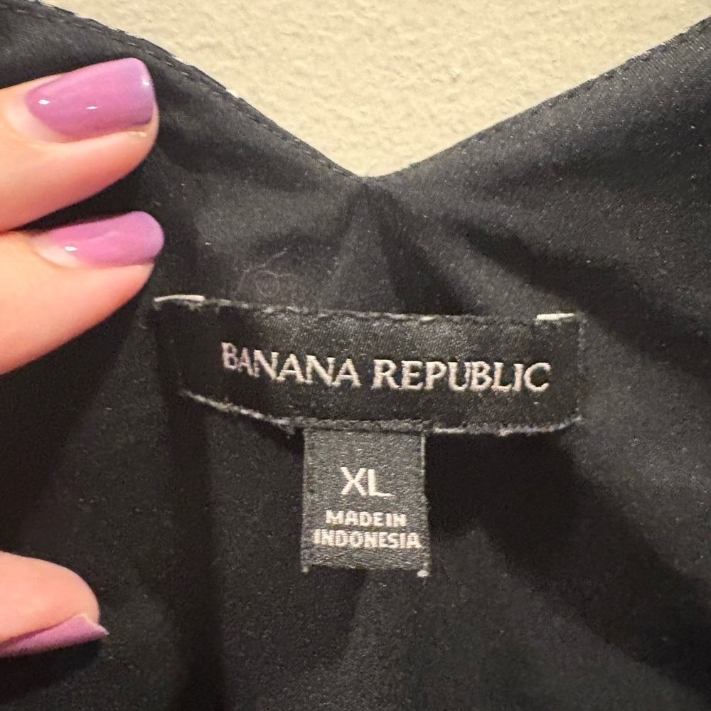 🔥 2/$10 3/12$ Banana Republic Black and White Gingham Camisole - Picture 3 of 5